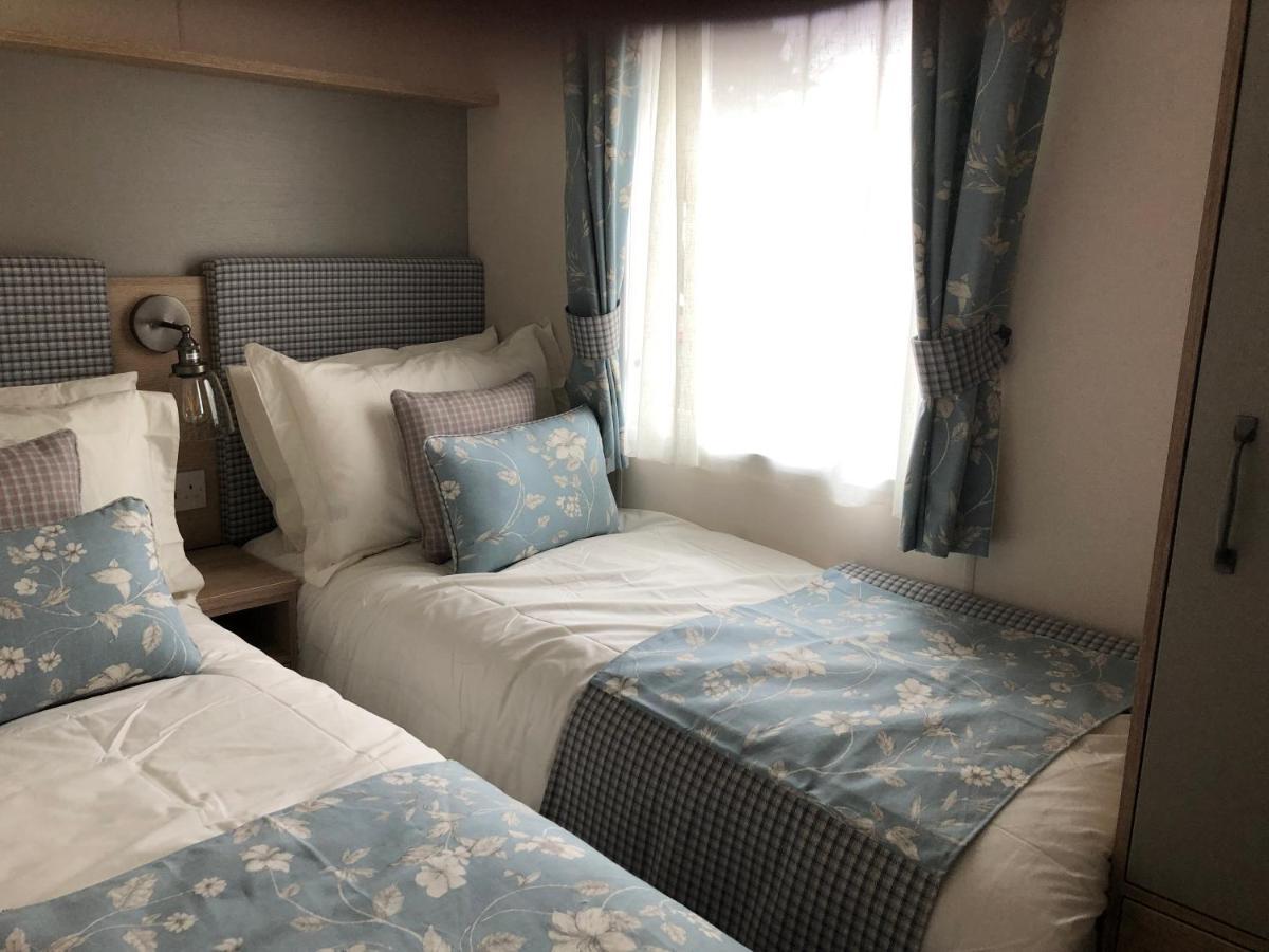Luxury 2 Bedroom Caravan In Stunning Location Питлохри Экстерьер фото